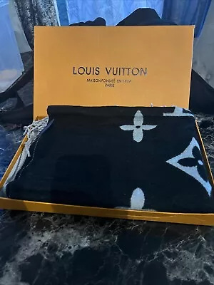 Lv Scarf • £50