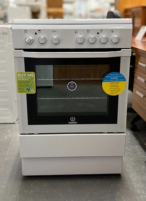 £270 • Buy Indesit Electric Freestanding Cooker White 16VV2A(W) 6 Month Warranty Used - F3