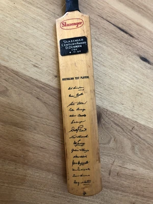 $125 • Buy Vintage Mini Cricket Bat , Australia 1960’ Test Team ,Personal Signed Len Hutton