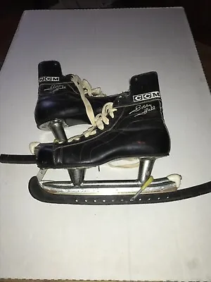 Vintage Bobby Hull CCM Ice Hockey Skates W/ Blade Guards • $14.99