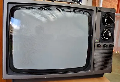 Vintage PYE 34PT2 14” SOLID STATE COLOUR TELEVISION RECEIVER • $170