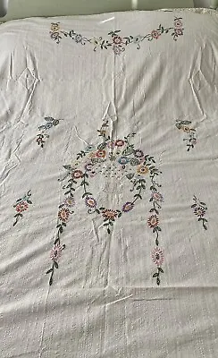 Vintage Embroidered Irish Linen Double Bedspread ~ Basket & Flowers Gorgeous 💐 • $55.95