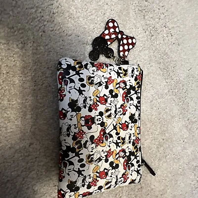 Mickey Mouse Minnie Mouse Pouch • £5