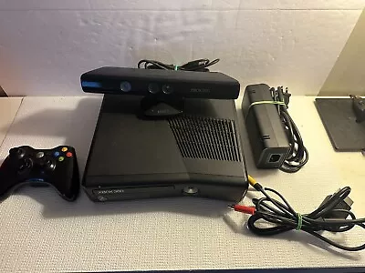 Xbox 360 S Slim 4GB 1439 Console With Cords Controller  And Kinect • $69.99