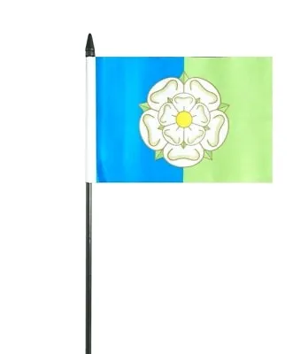 East Riding Of Yorkshire County Old Small Hand Waving Flag 6  X 4  • £3.99