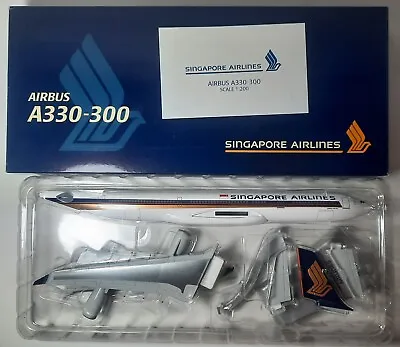 1:200 Lysia Marcomm/Aero Le Plane A330-300 Singapore Airlines • $190