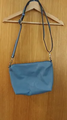 Leather L. Credi Blue Shoulder Bag • £10