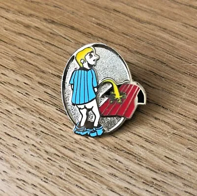 Manchester Man City Fans 'We Hate Man United' Football Enamel Pin Badge • £3