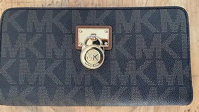 Michael Kors Hamilton Traveler Signature Zip Around Wallet With Gold Lock LG 8  • $25