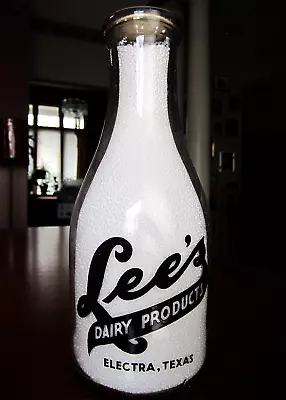 TRPQ 1940's LEE'S DAIRY PRODUCTS Electra TEXAS Quart TX. Dairy TEX. Milk Bottle • $9.99