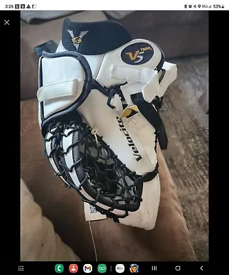 Slightly Used: Intermediate Ice Hockey Goalie Glove (Full Right Handed) • $150