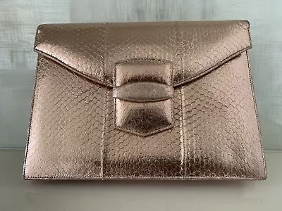 OSCAR DE LA RENTA Snakeskin Envelope Gold Clutch • $200