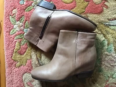 Womens Leather Short Boots 39 Tan Colour  • $80