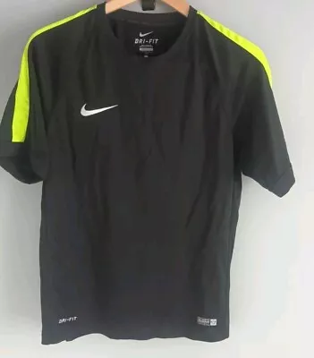 Nike Dri Fit T Shirt & Adidas Black Top Size Mediums. Used Mens Running Football • £0.99