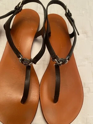 $70 • Buy Giuseppe Zanotti Black  Leather T-Strap Sandals