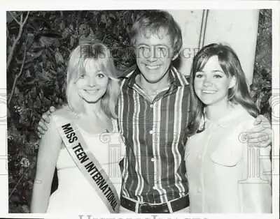 1967 Press Photo Ewa Awlin Noel Harrison Sally Field Miss Teen International • $15.88