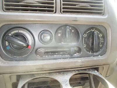 99 Montero Heater A/c Control Temperature Climate 1999 Mitsubishi • $70