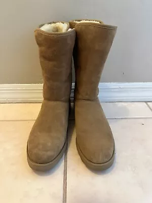 Michelle Chestnut Suede Ugg Boots • $95