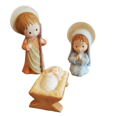 Vintage Hallmark Mary Hamilton Nativity Set 3 Figurines Mary Jesus Joseph 1981 • $29.95