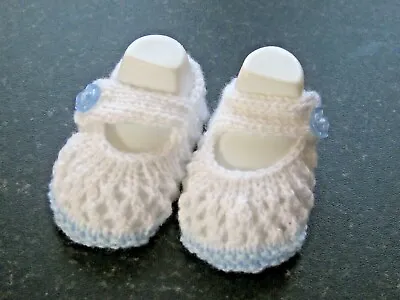 £3.35 • Buy CUTE PAIR HAND KNITTED BABY SHOES In BLUE/WHITE Size NEW BORN (4)