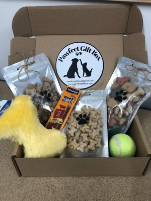 £12.50 • Buy Dog Gift Box | Dog Treats And Toys Birthday Hamper | Personalised Pet Present 🐾