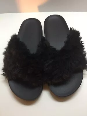 Victoria's Secret PINK Black Fur Slides Slip On Sandals Slippers Flip Flops Sz 9 • $14.50