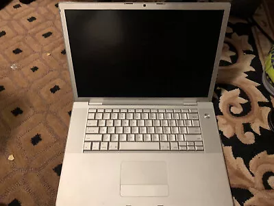 BROKEN Apple MacBook Pro A1226  15.4  Laptop - MA896LL/A (June 2007) NO HD • $36