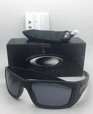 New OAKLEY Sunglasses FUEL CELL OO9096-30 60-19 Matte Black Frames Grey Lenses • $199.99