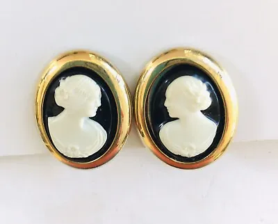 SARAH COVENTRY Signed Vintage Cameo Clip Earrings  Black Gold Tone • $39.99