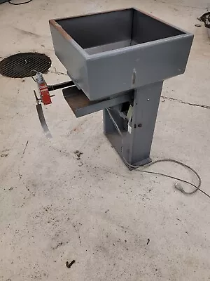 Vibratory Hopper Feeder Bowl 16x16x10  • $200