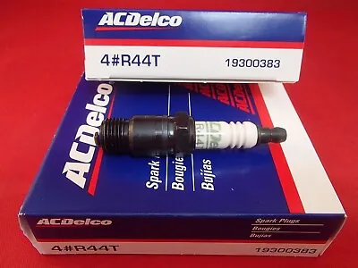 AC DELCO Spark Plugs ACDELCO R44T BOX SET OF 8 • $47.13