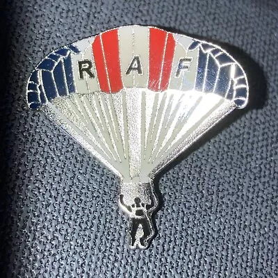 RAF Lapel Pin Badge In VGC (1749) • £4