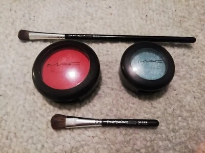 £12 • Buy MAC Make Up Brushes Eyeshadow And Colour Base Cream Makeup Bundle