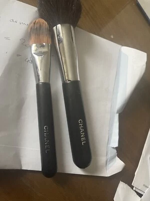 £20 • Buy Chanel Foundation And Powder Brushed Set Of 2 Pieces Used