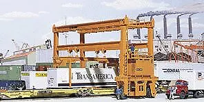 Walthers 933-3122 HO MI-JACK Translift(R) Intermodal Crane Building Kit • $33.19