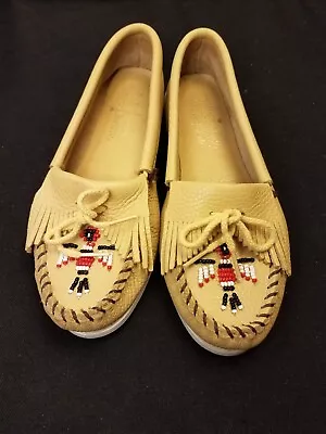 Ln Us8.5 Minnetonka Moccasin 151 Thunderbird Tan Pebbled Lea. Beaded Shoes • $32.99