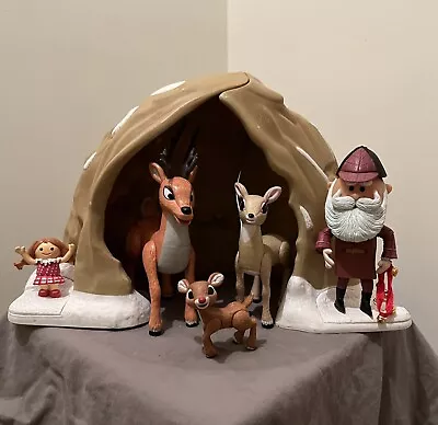RUDOLPH FAMILY CAVE PLAYSET IN WORKING CONDITION W FIGURES MEMORY LANE 2003 • $125