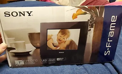 Sony DPF-D710 7  Digital Picture Frame • $10