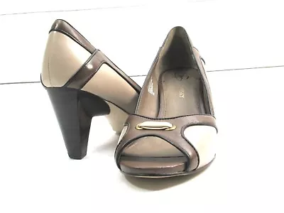 B MAKOWSKY EDEN Women Beige Brown Leather Open Toe Heels Pumps Shoe 7M A3100 • $29.05
