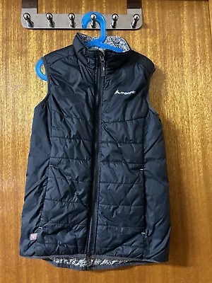 Macpac Youth Puffer Vest Size 10  • $15
