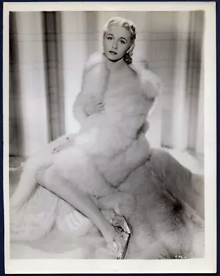 VERA RALSTON Czech Figure Skater Actress VINTAGE ORIG PHOTO Sexy Leggy Portrait • $17.95