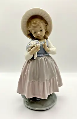 Nao By Lladro Young Girl With Flowers Figurine VGC • £12.95