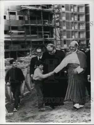 1966 Press Photo Pope Paul VI Shake Hands With A Young Boy • $19.99