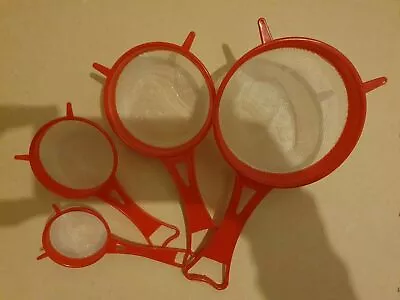 4 Pc PLASTIC SIEVES STRAINER COLANDER AIRING DRAIN KITCHEN TOOL COARSE FINE MESH • £4.99