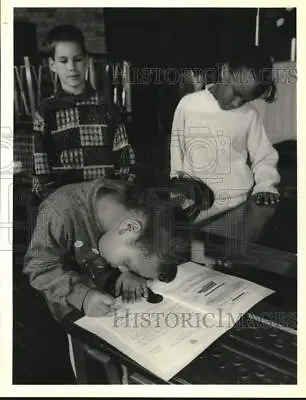 1989 Press Photo Children Sign Pirro Proclamation On Martin Luther King Day • $16.99