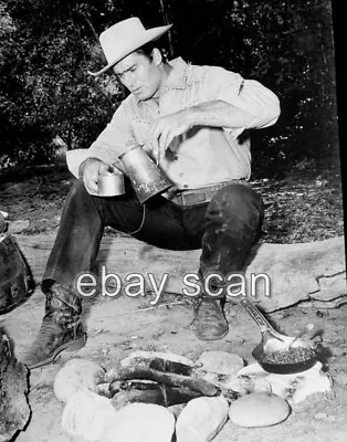 Clint Walker Of Cheyenne Behind Scene    8x10 Photo  54 • $14.99