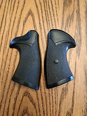 B3 Pachmayr Presentation Grip For S&W K Frame Lg Square Butt • $25