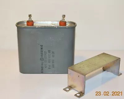 GE 8 UF 600 VDC OR 330 VAC VINTAGE OIL Capacitor With Mounting Bracket Use • $30