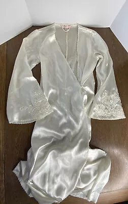 Victoria’s Secret Long Cream Ivory Sequin Beaded Lace Women’s Bridal Satin Robe • $79.10