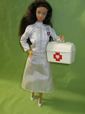 4405 Barbie VINTAGE Superstar Era 1987 Nurse WHITNEY Steffie Face DOLL In Outfit • $49.99